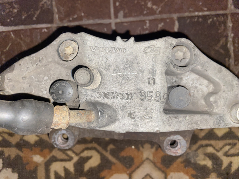 30657303 Суппорт XC90 2002-2014 2006 2006, 4.4л, Бензин, Инжектор ...