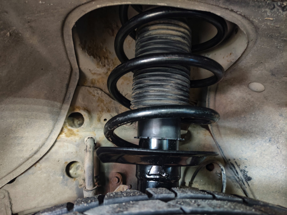 с переди тоже рЫжеть начал :(( — Ford Mondeo III