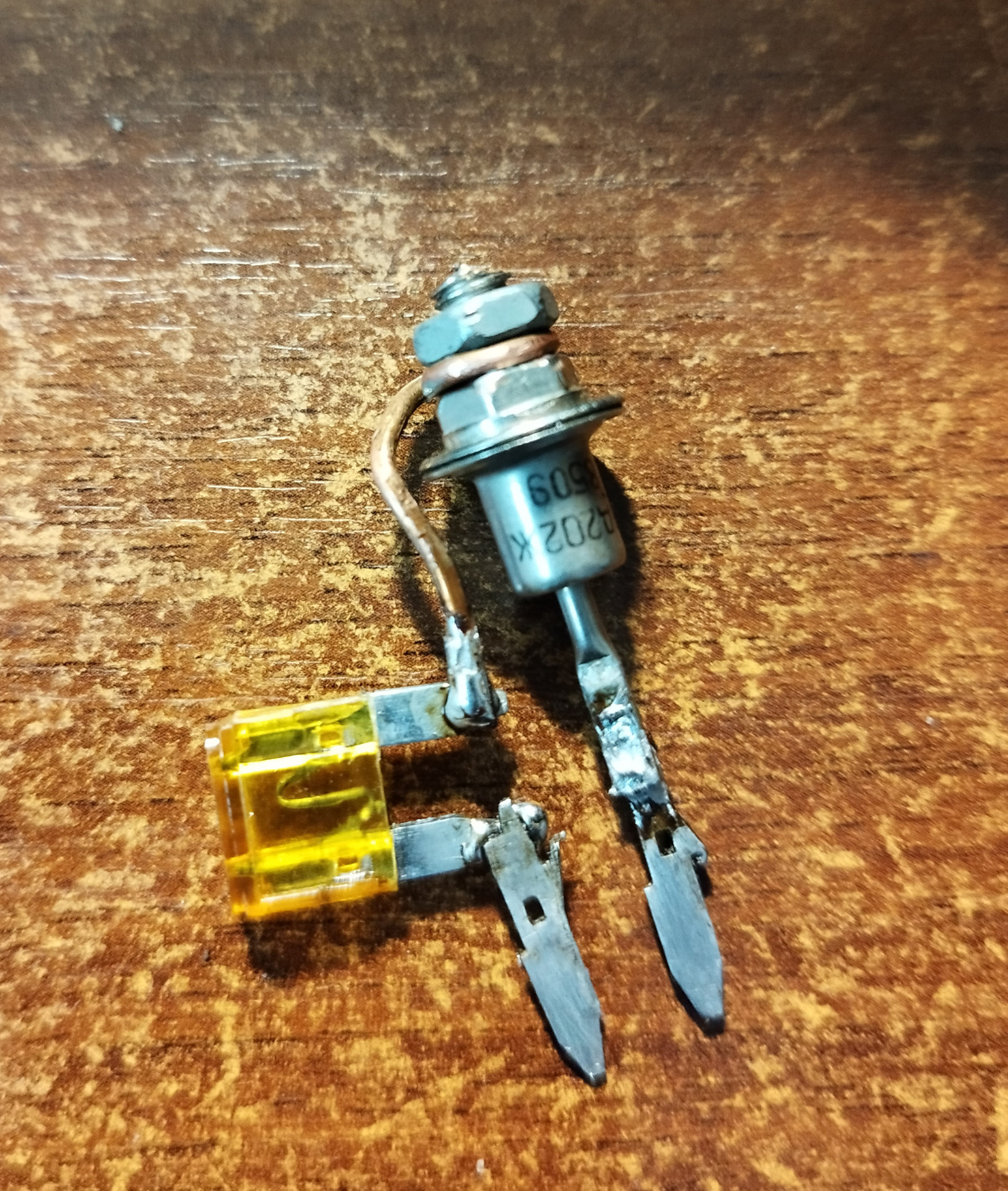 термокомпенсация малого аккумулятора — Toyota Prius (20), 1,5 л, 2004 ...