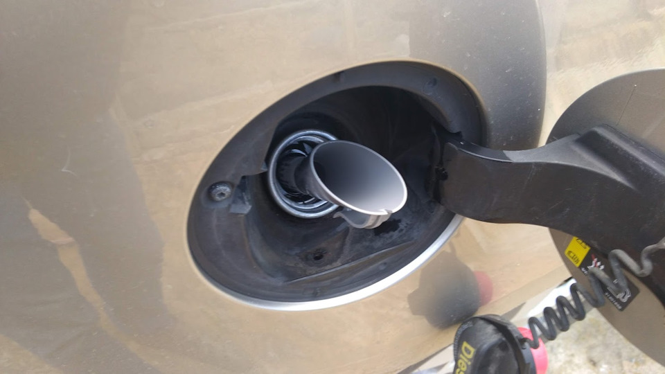 Адаптер в баке. — Volvo XC60 (1G)