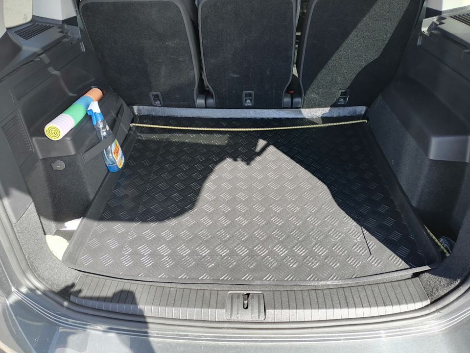 Коврики в салон и багажник — Volkswagen Touran (2G), 1,6 л, 2017 года ...