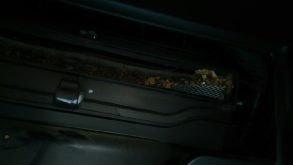 Ревизия салонного фильтра — Hyundai ix35, 2 л, 2014 года | своими ...