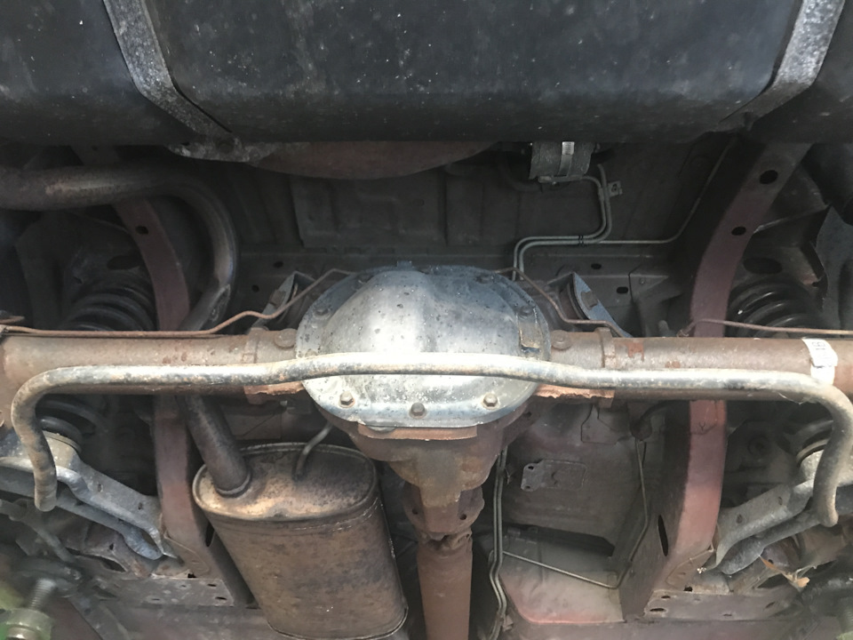 Осмотр днища. Замена масла в ДВС и промывка ГУРа — Ford Mustang (4G), 3 ...