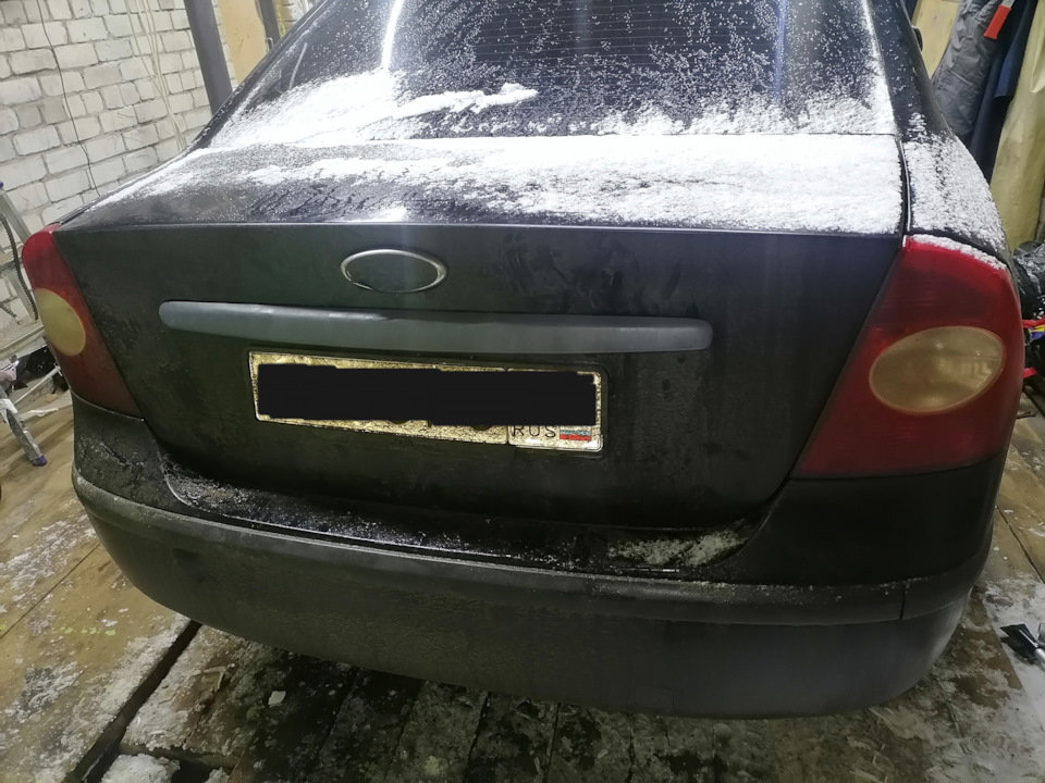 #45. Покраска молдинга багажника — Ford Focus Sedan II, 1,6 л, 2006 ...