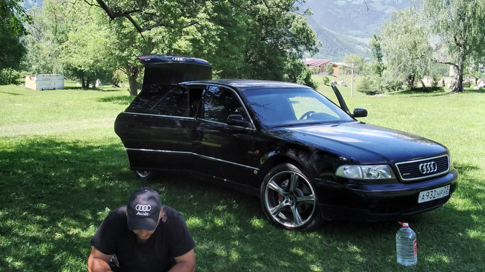 Audi A8 2.2 турбо