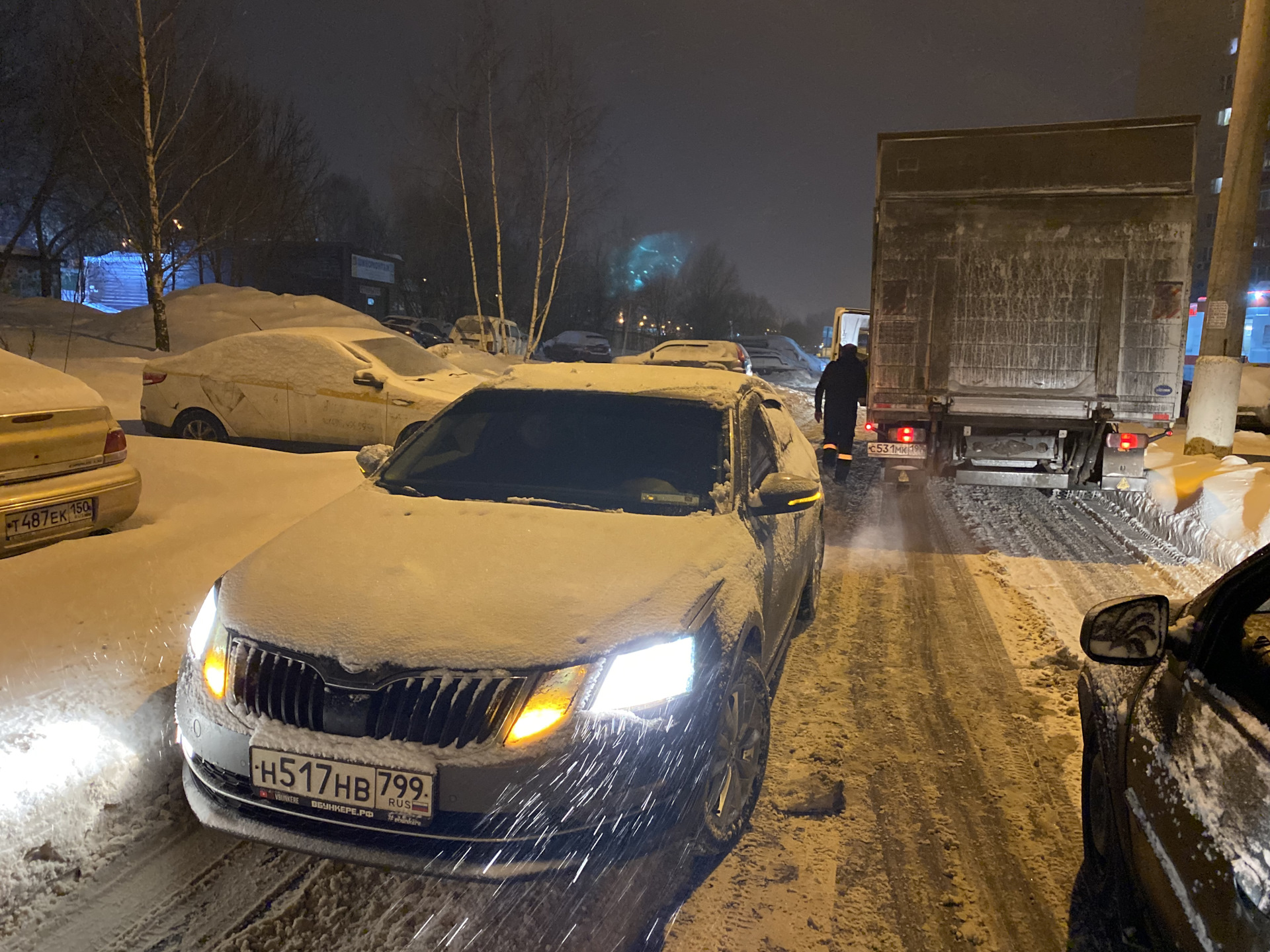 Не разъехались с грузовиком. ДТП. — Skoda Octavia A7 Mk3, 1,6 л, 2018 года  | ДТП | DRIVE2