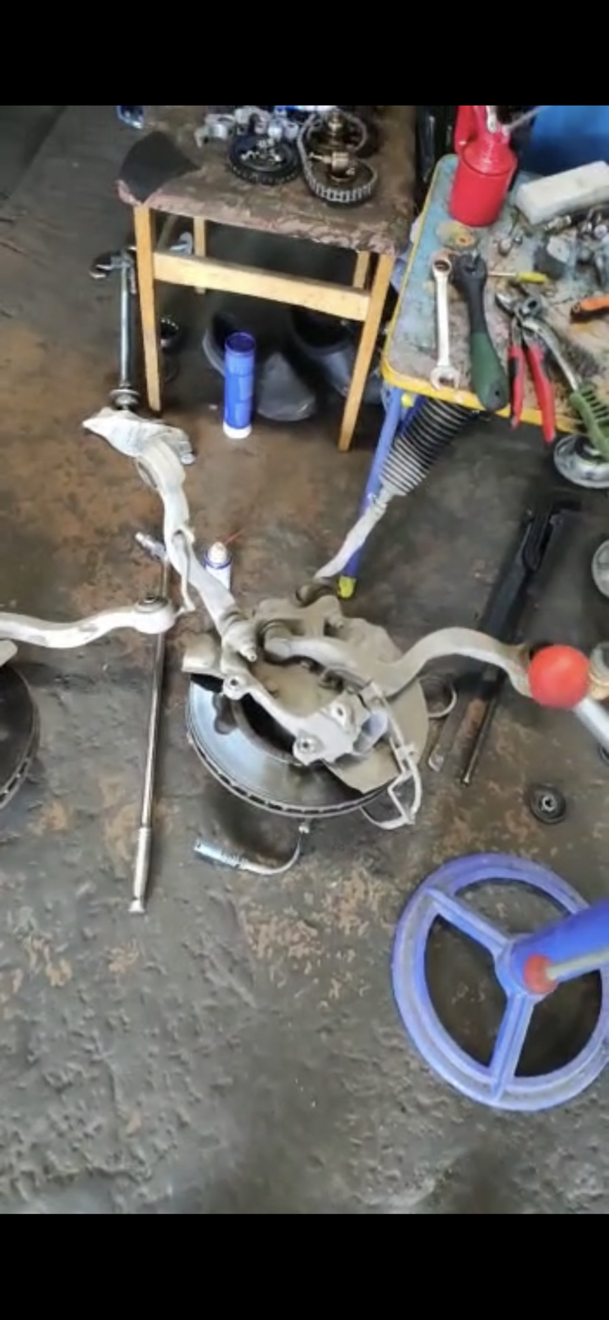 Прокачка передних стоек и замена стартера — BMW 7 series (E65/E66), 4,8 ...