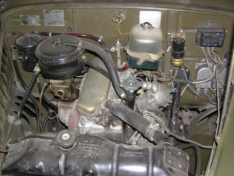 Капот газ 3307. Мотор ГАЗ 69. Двигатель м21 ГАЗ 69. ГАЗ 3307 под капотом. ГАЗ 69 моторный отсек.