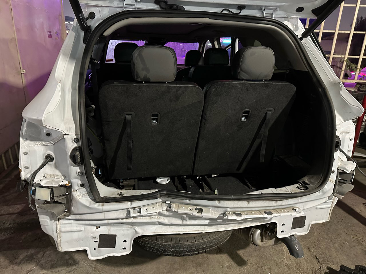 3. Вторая остановка. Порт Джебель Али (Дубай) — KIA Sorento (4G), 2,5 л ...