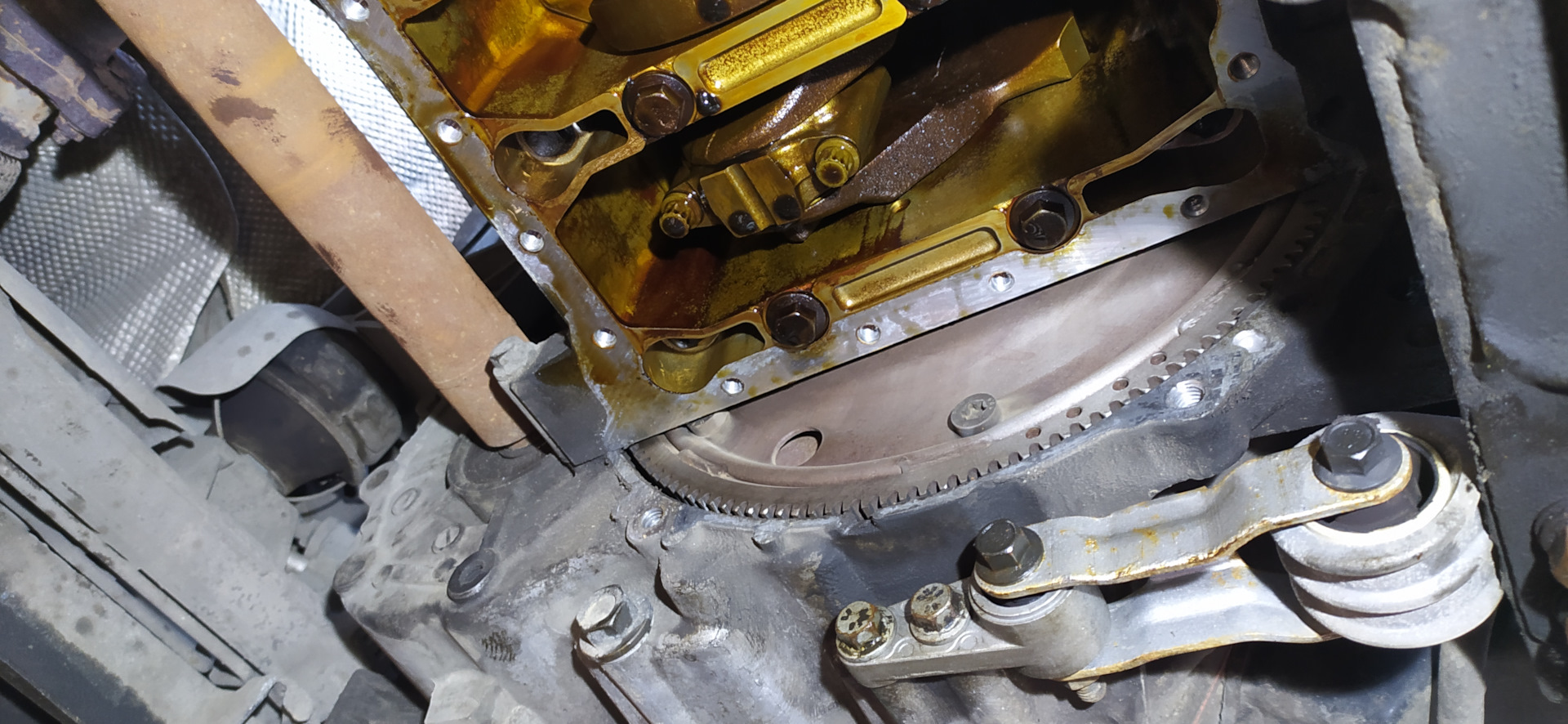 Пробил поддон картера ДВС. Замена — Volvo S60 (1G), 2,4 л, 2007 года ...