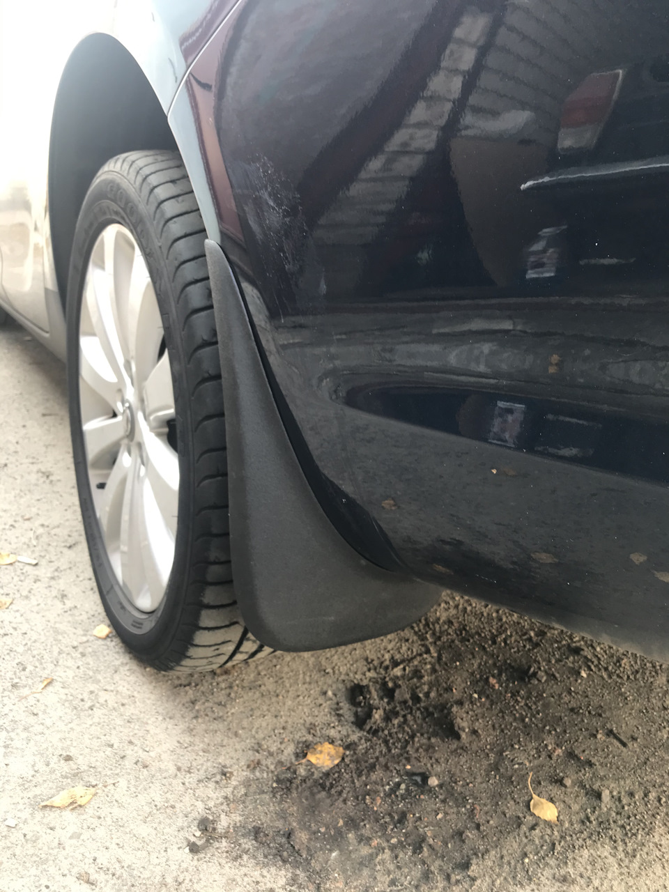 [7] Брызговики (задние) — Opel Astra J, 1,6 л, 2012 года | просто так ...