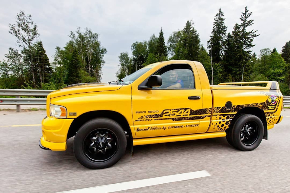 dodge ram rumble bee black