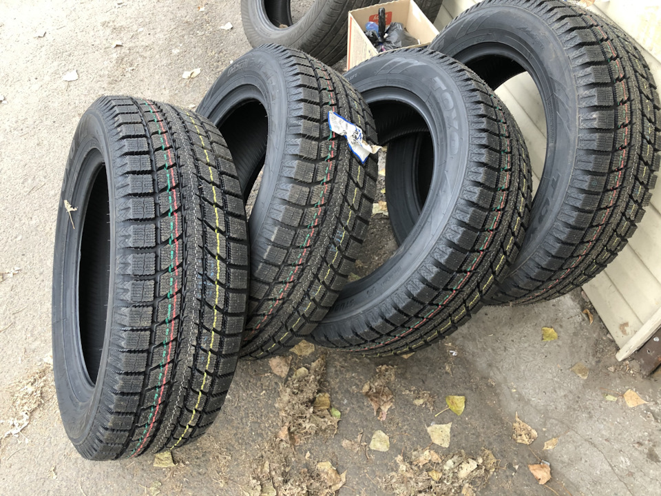 Летняя резина 235 75. Dunlop Sport Maxx rt2 SUV.