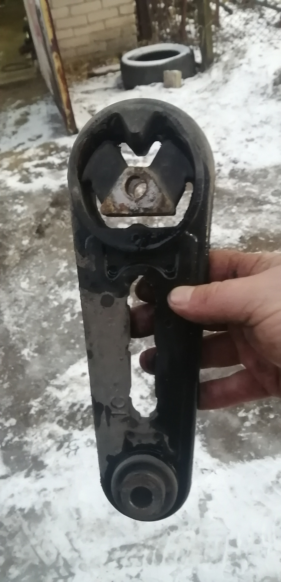 Нижняя опора двигателя — Nissan Almera II (N16), 2,2 л, 2003 года ...