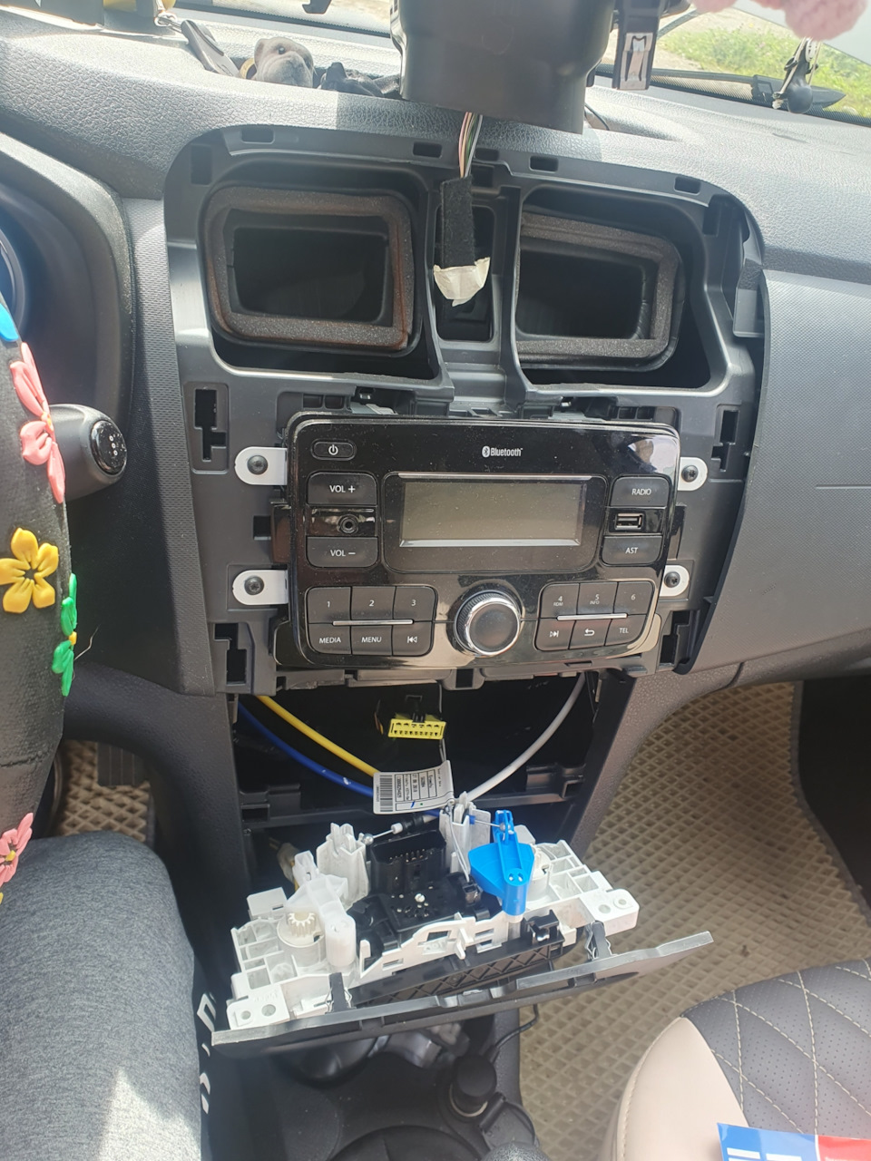 Замена лампы подсветки отопителя — Renault Sandero Stepway (2G), 1,6 л ...