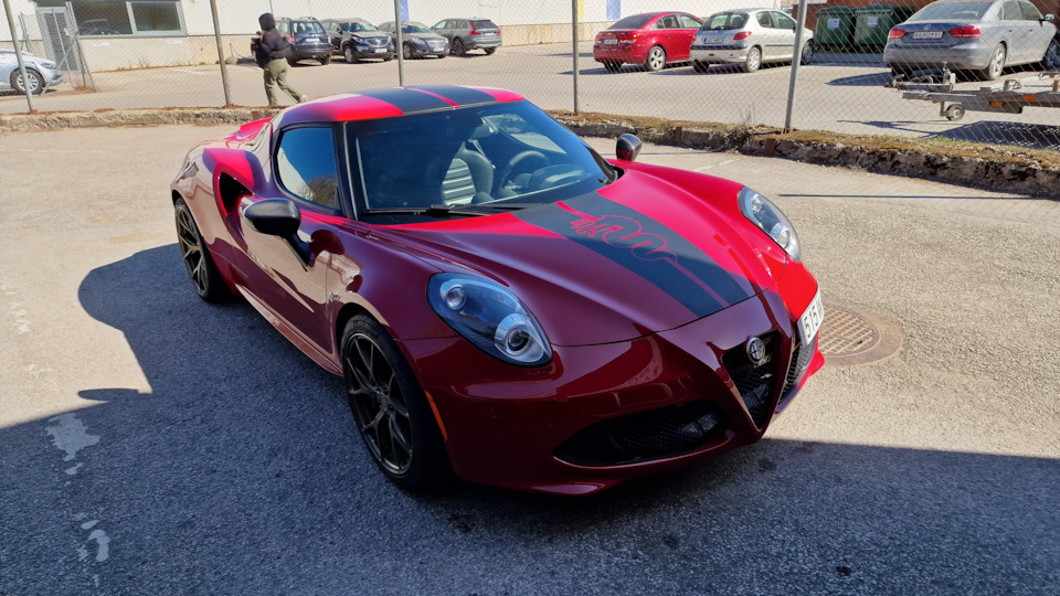 Alfa Romeo 4C "Spectacular"