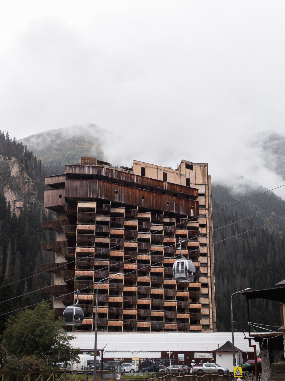 sdpJ8rkT1rgswLfvtz4RxJJXiSc 960 дождь в домбае что делать