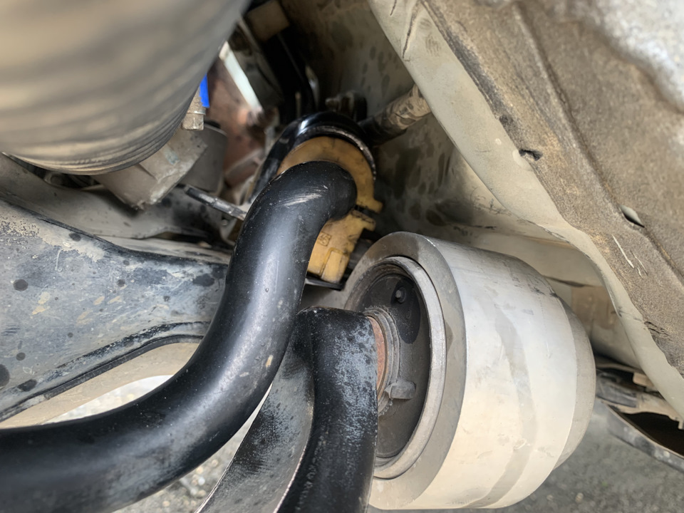 Втулки стабилизатора. — Mazda 6 (2G) GH, 2 л, 2008 года | плановое ТО ...