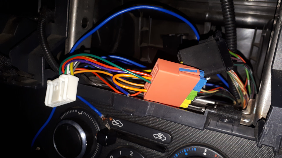 Фото в бортжурнале Nissan Note (1G)