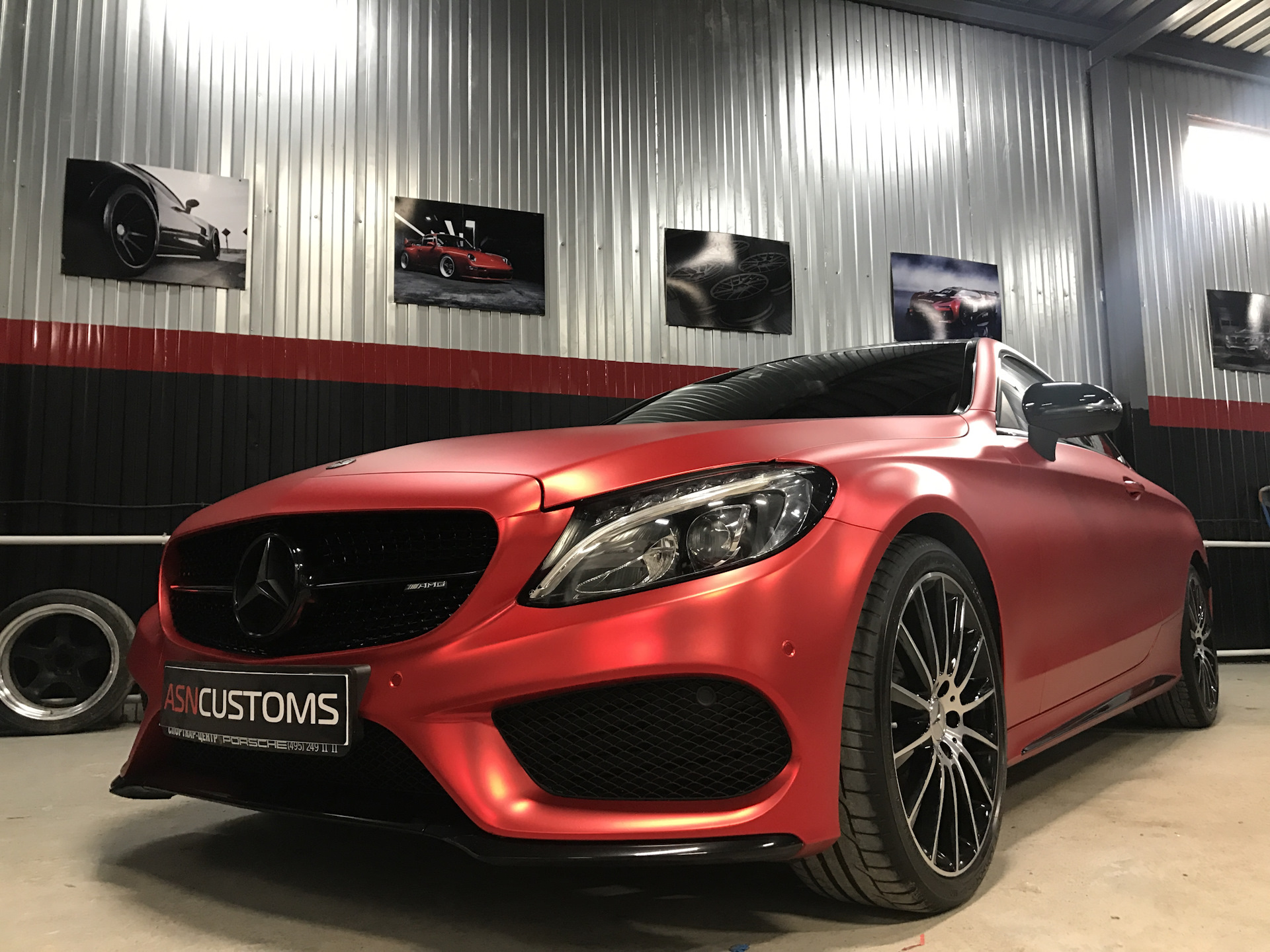 Vip 63 red. Красный матовый Мерседес АМГ. Красный матовый Мерседес s63. Mercedes AMG 63 красный матовый. Мерседес AMG s63 красный матовая.