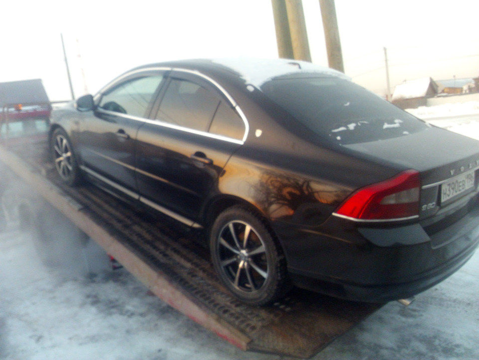 Сдох бензонасос? Нет, батарейка в метке! — Volvo S80 (2G), 2,5 л, 2008 ...