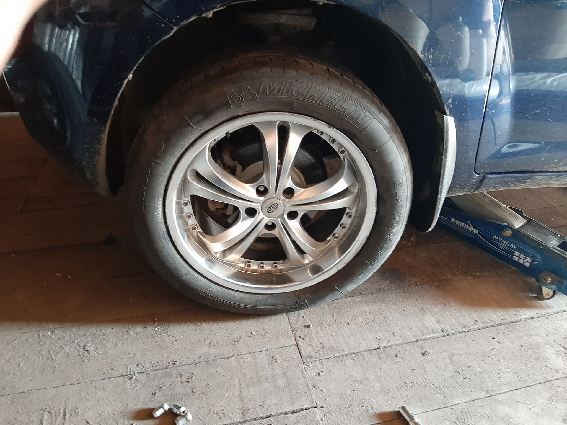 Шиномонтаж, примерка R19 — Lifan X60, 1,8 л, 2016 года | колёсные диски ...