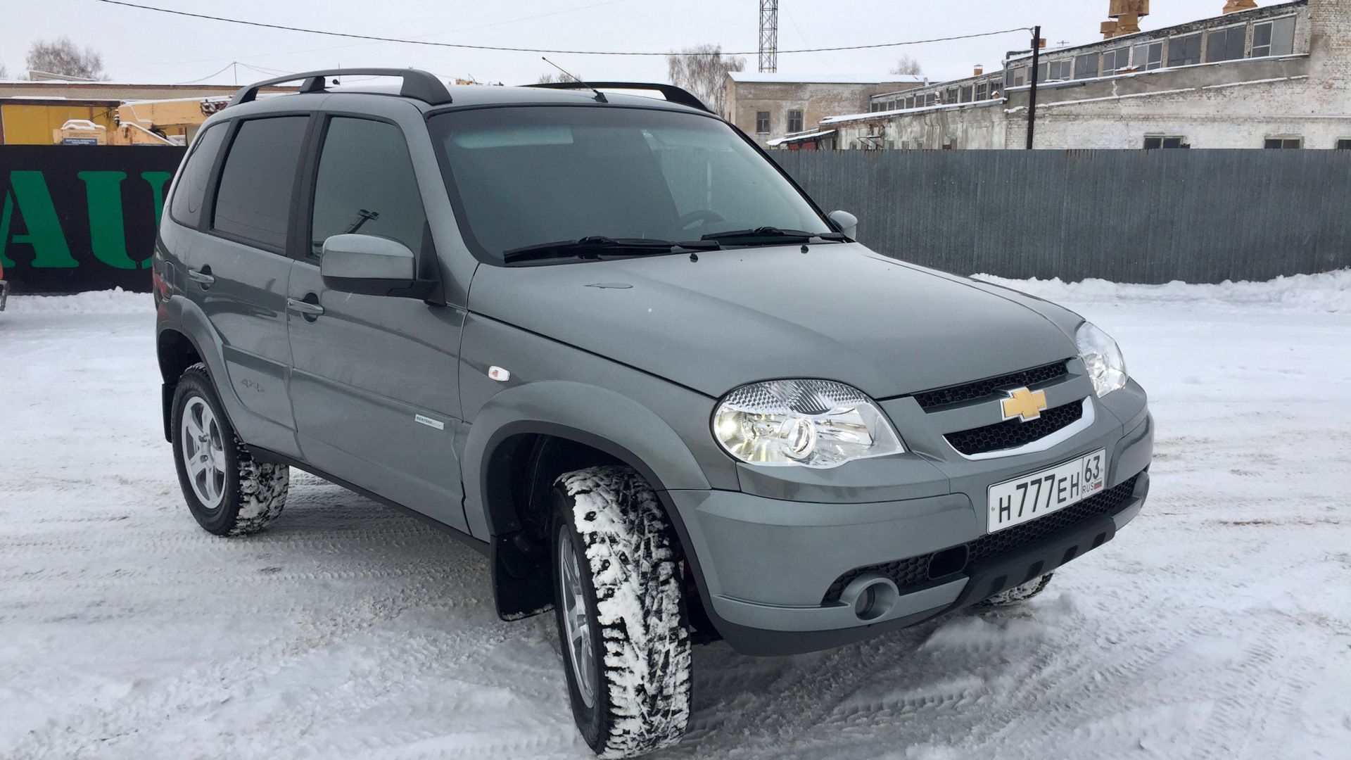 Chevrolet Niva 1.7 бензиновый 2013 | 