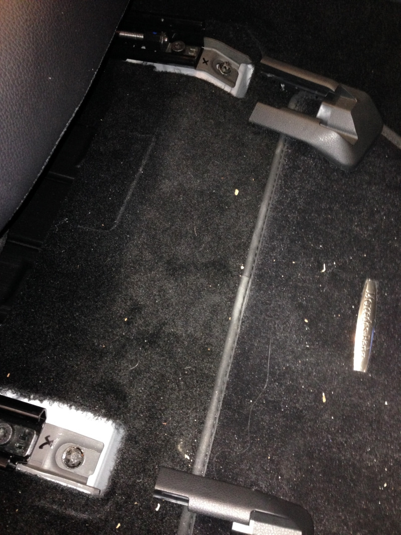 Ящики под передними сиденьями — Mercedes-Benz CLA Shooting Brake (X117 ...