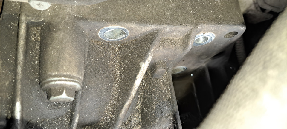 Не работает стартер / Щелчок при запуске и двигатель не запускается ...