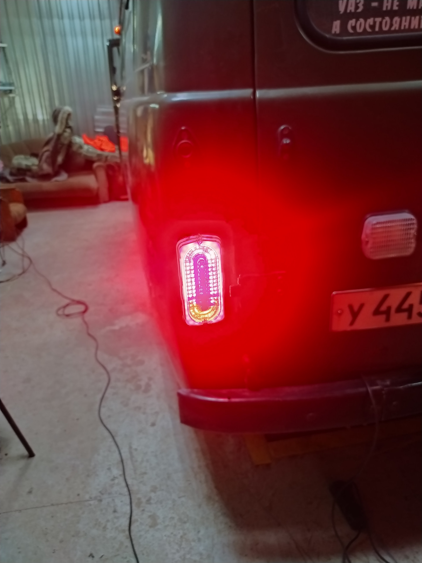 Задние неоновые LED фонари — УАЗ 3909, 2,4 л, 1997 года | тюнинг | DRIVE2
