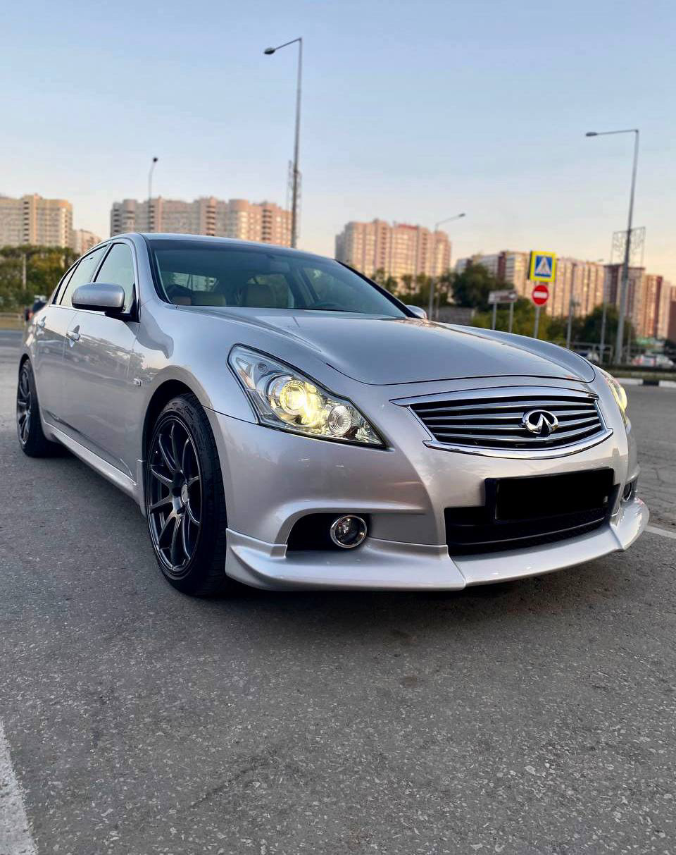 Черный матовый Infiniti g35