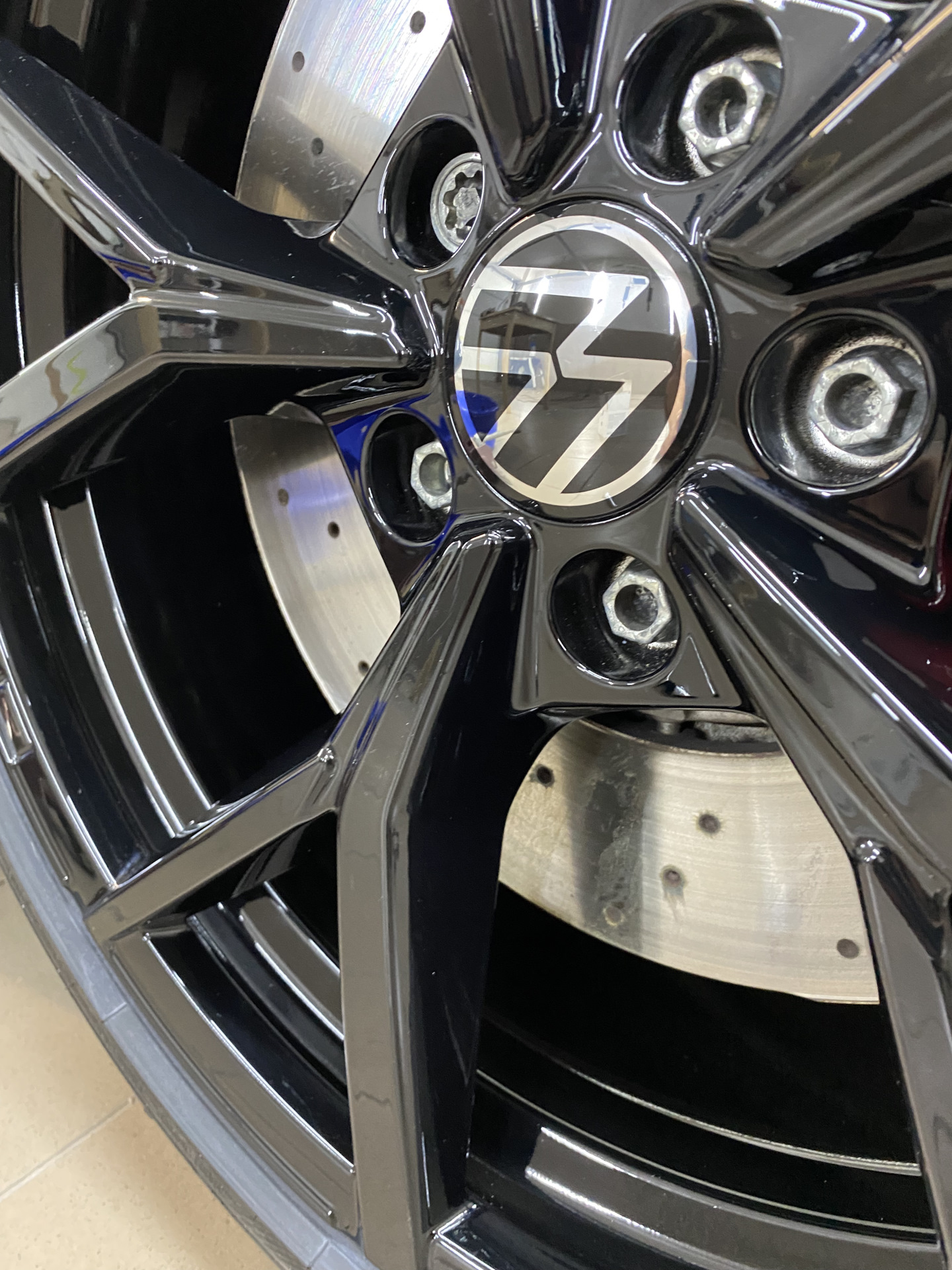 Керамика дисков — Volkswagen Golf GTI Mk8, 2 л, 2022 года | стайлинг ...