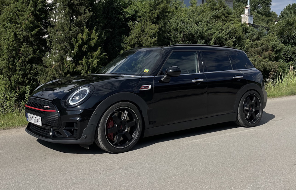 Carbon, GP3 steering wheel and TE37 — MINI Clubman S John Cooper Works ...