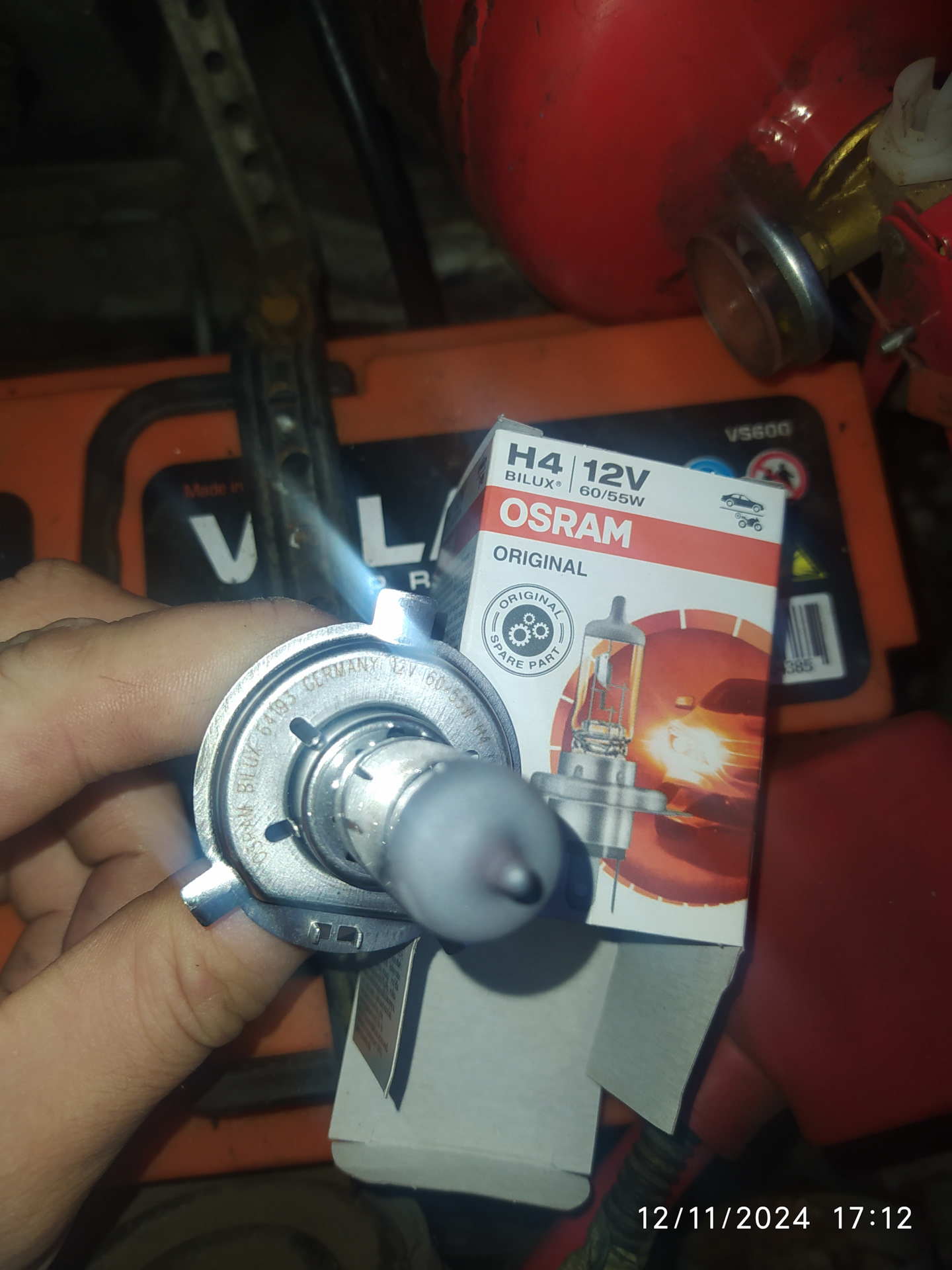 Nissan Serena C23 — Замена лампы ближнего света — Nissan Serena Mk I 