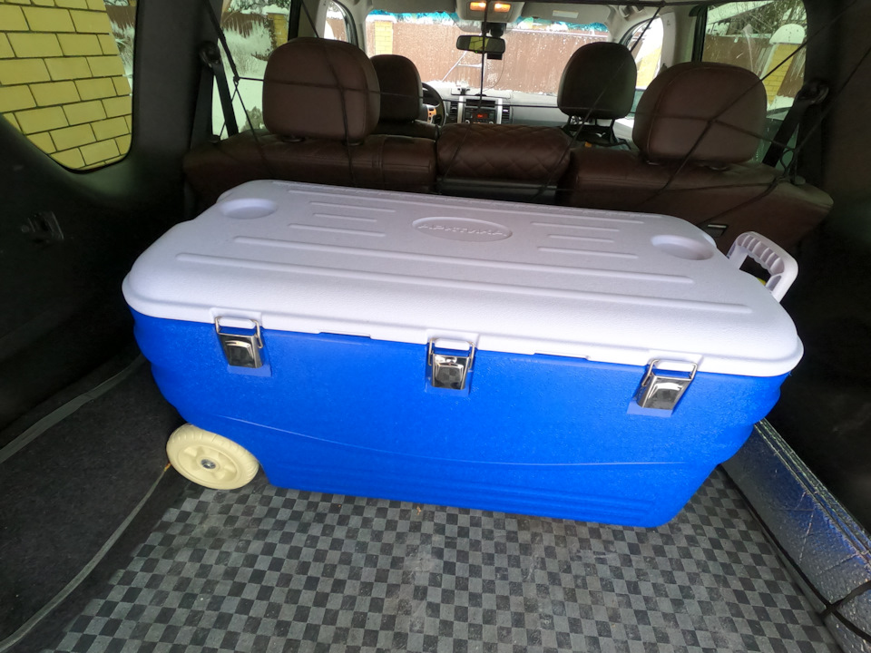 Термоконтейнер зимой. Кажется, что фото уже было, но приглядитесь – на улице снег! — Nissan X-Trail II (t31)