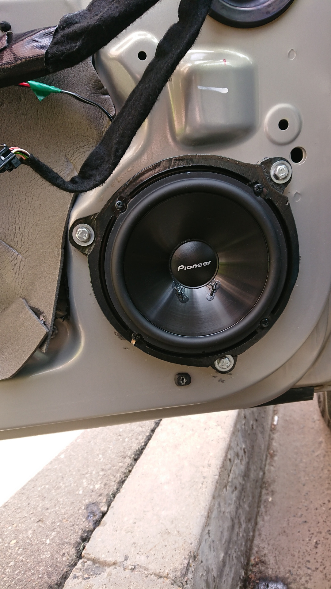 Установка передних колонок Pioneer — Lada Vesta SW (1G), 1,6 л, 2020 ...