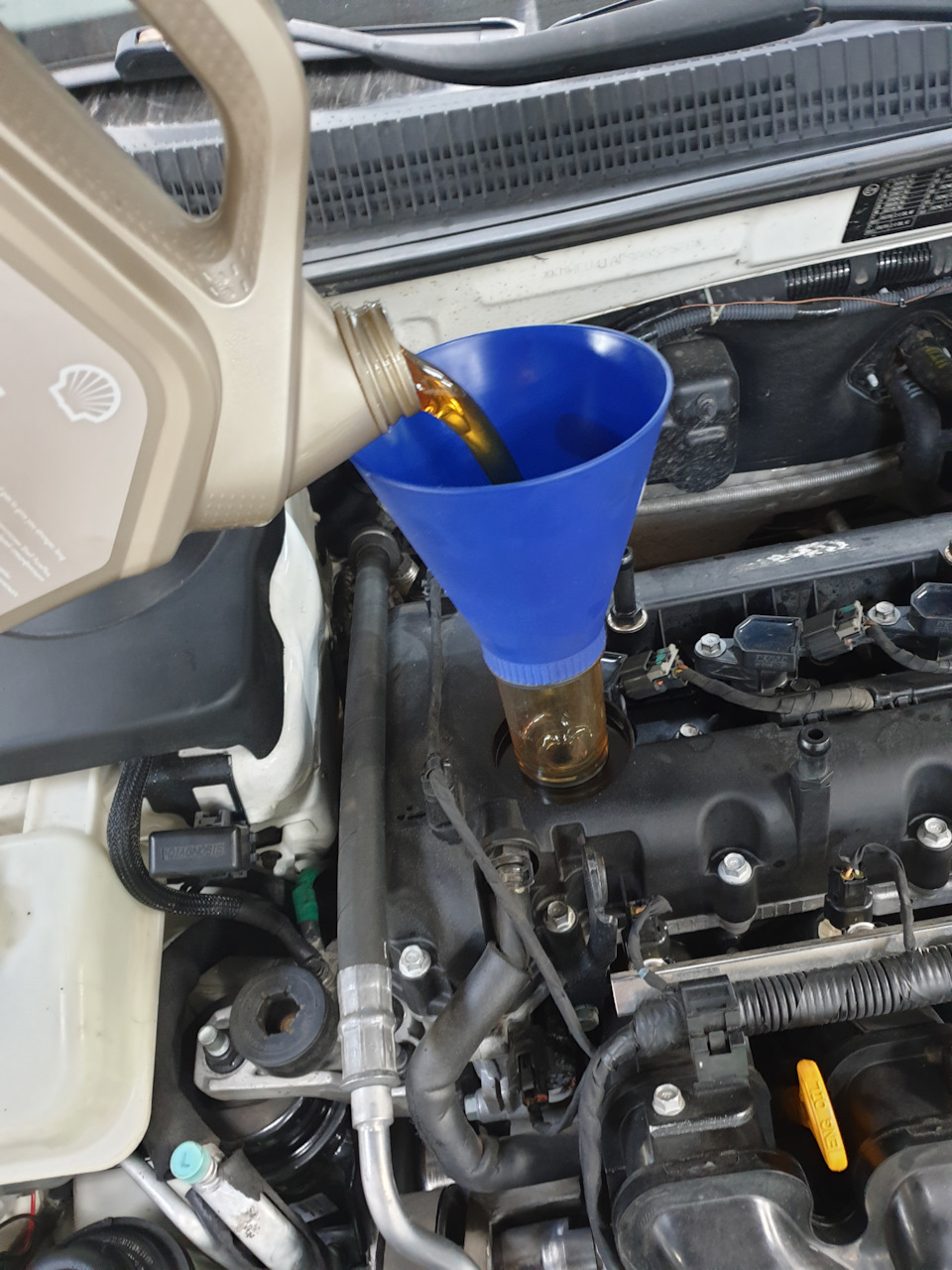 влил канистру 4 литра — Hyundai Sonata V (NF)