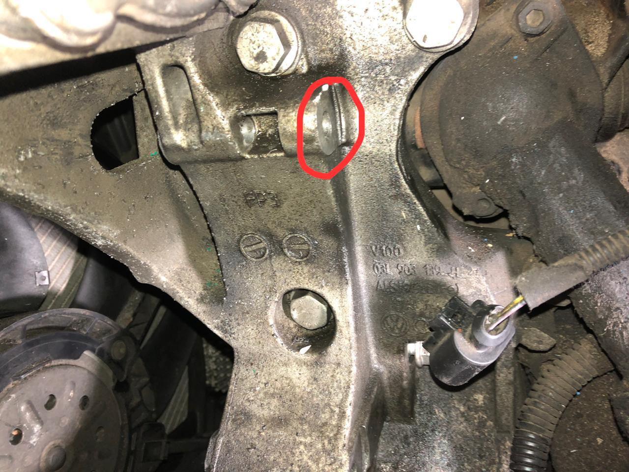 Мой большой epic fail.Снятие генератора, натяжного ролика. Сальник гура ...