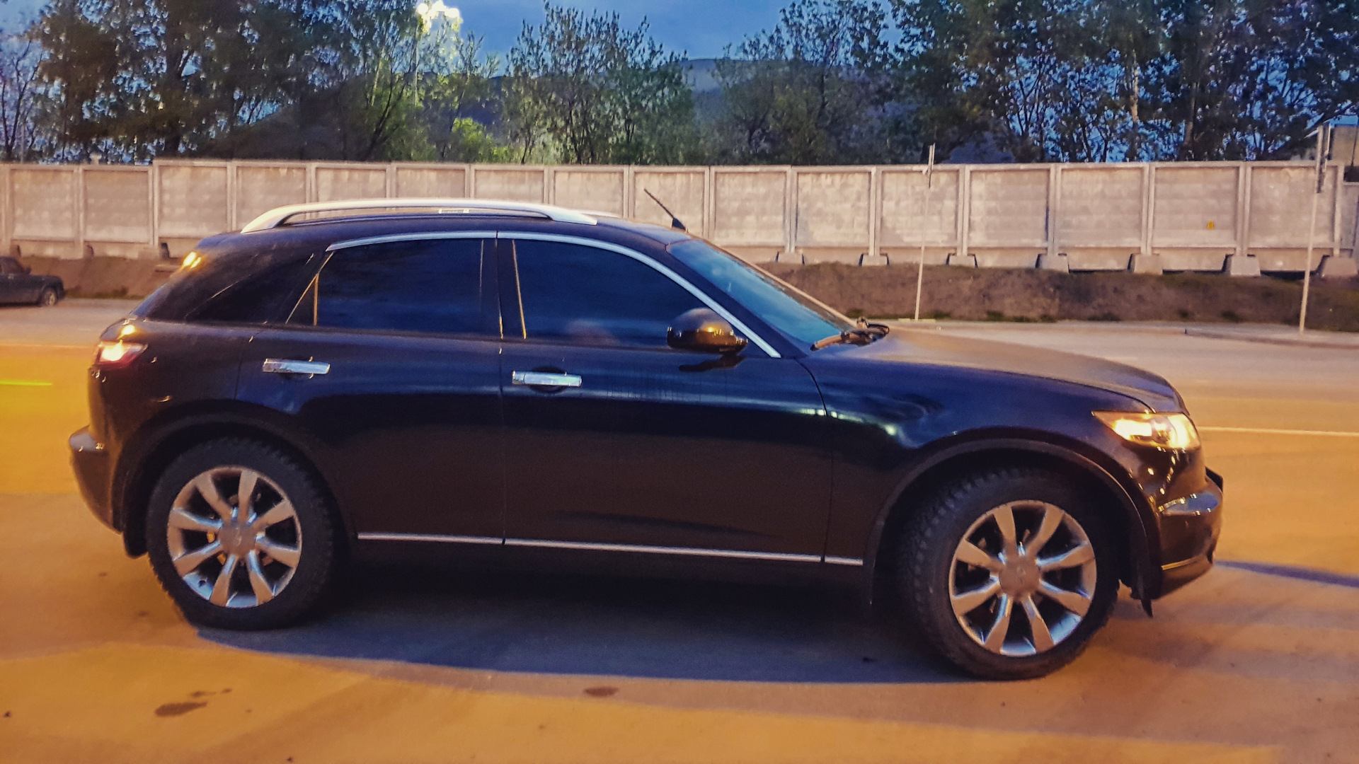 Infiniti FX (1G) 3.5 бензиновый 2005 | Темный рыцарь 🦇 на DRIVE2