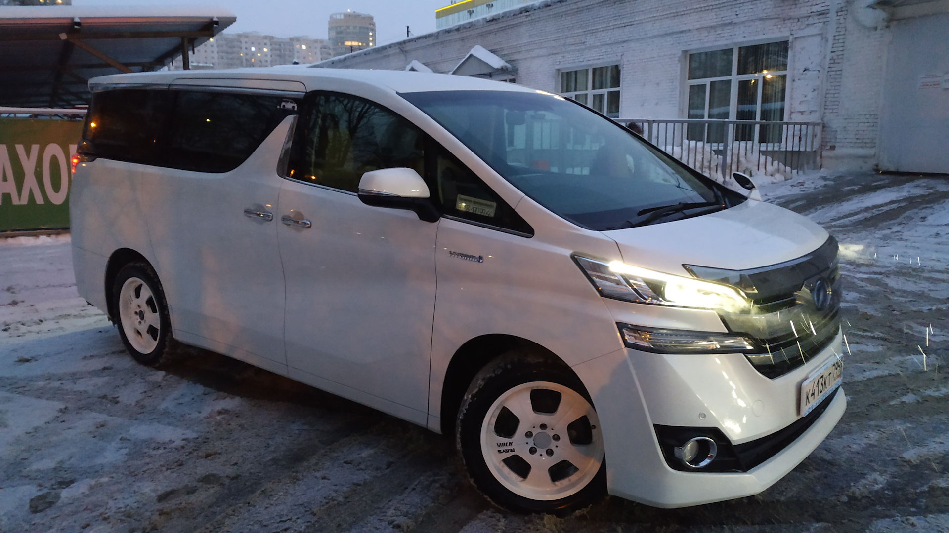 Toyota Vellfire (2G) 2.5 бензиновый 2015 | White Tiger на DRIVE2