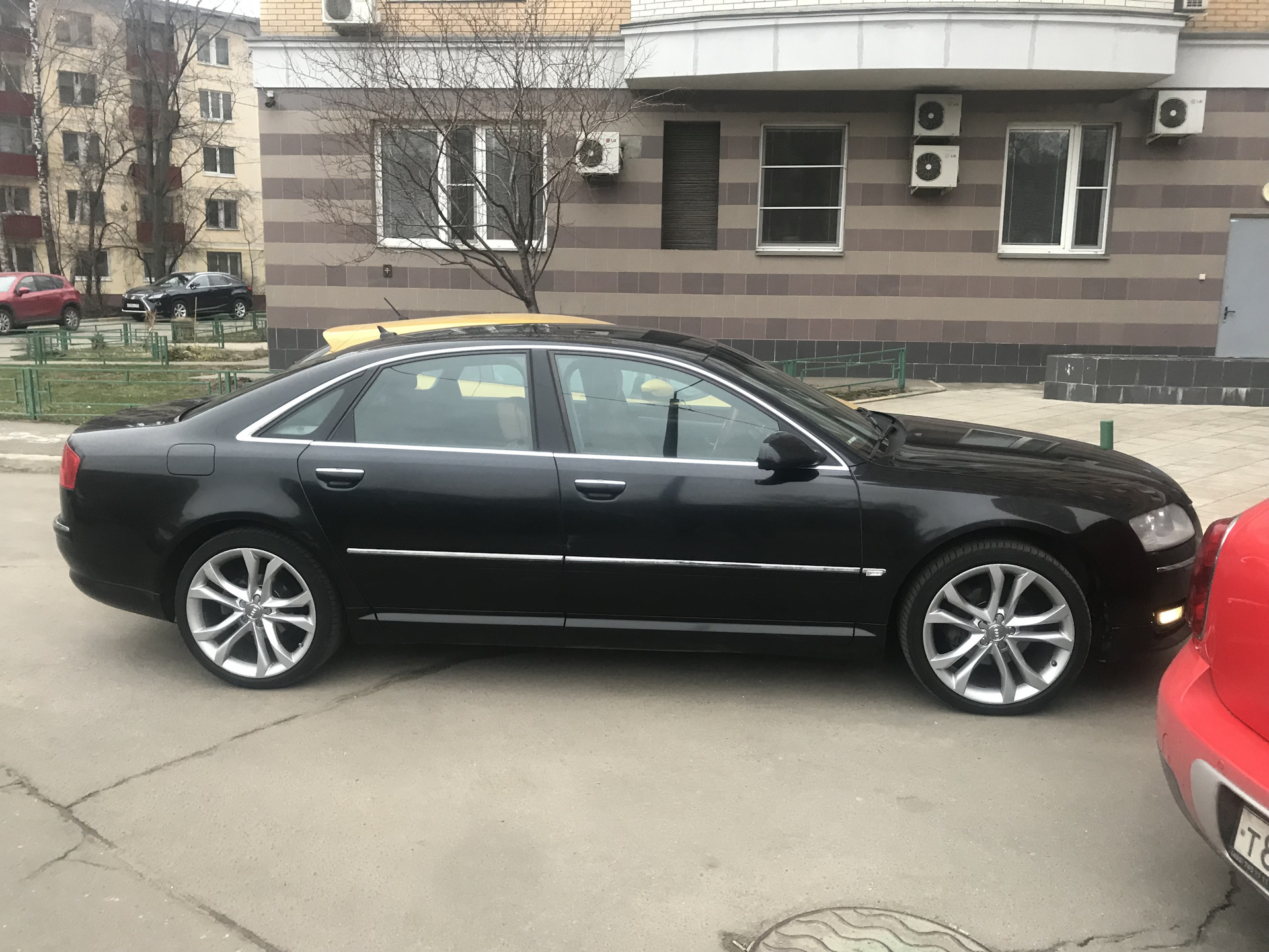 8 d 5 5 2. Audi a8 r20. Ауди s8 r20. Audi s8 диски r20. Диски Audi s8 d3.