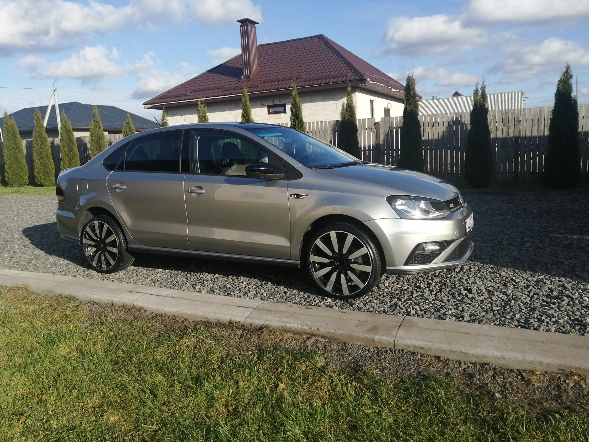 R18 — Volkswagen Polo Sedan GT, 1,4 л, 2017 года | колёсные диски | DRIVE2