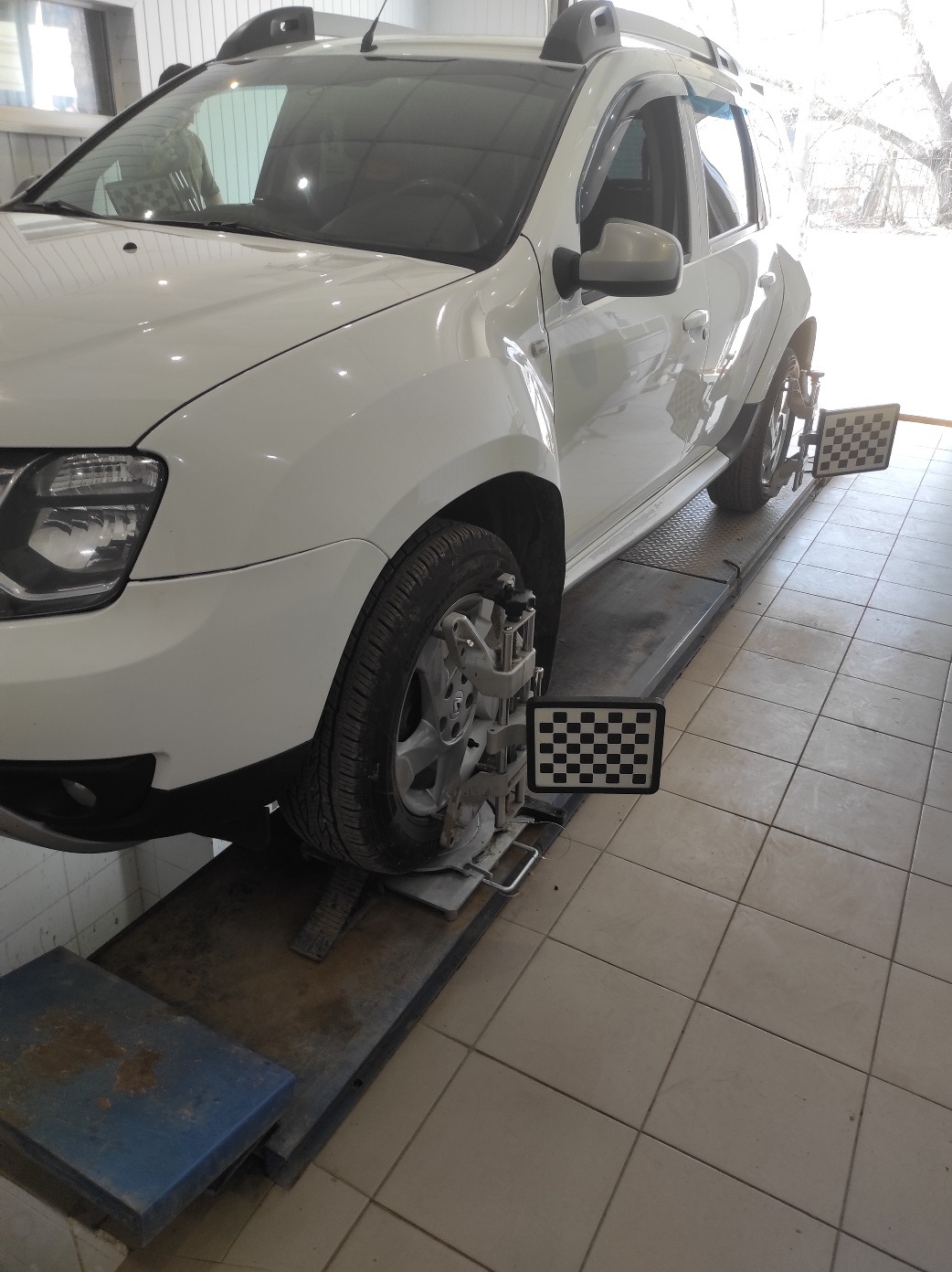 Замена передних амортизаторов на Рено Дастер. — Renault Duster (1G), 2 ...