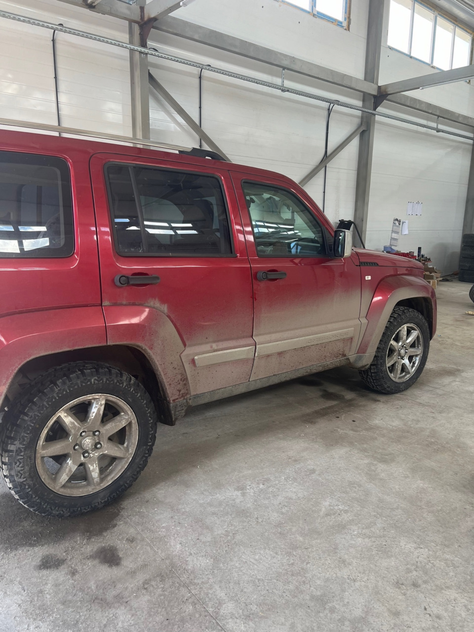 Летняя резина Gripmax Mud Rage R/T Max — Jeep Cherokee (KK), 3,7 л, 2008  года | шины | DRIVE2