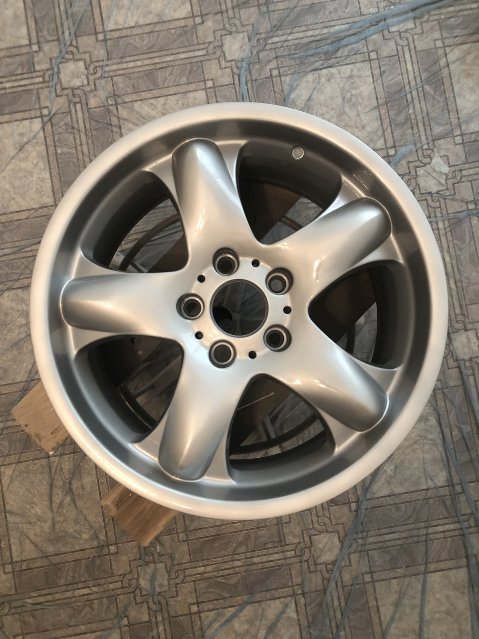 Покраска дисков из баллончика — Chevrolet Niva GLX, 1,7 л, 2012 года ...