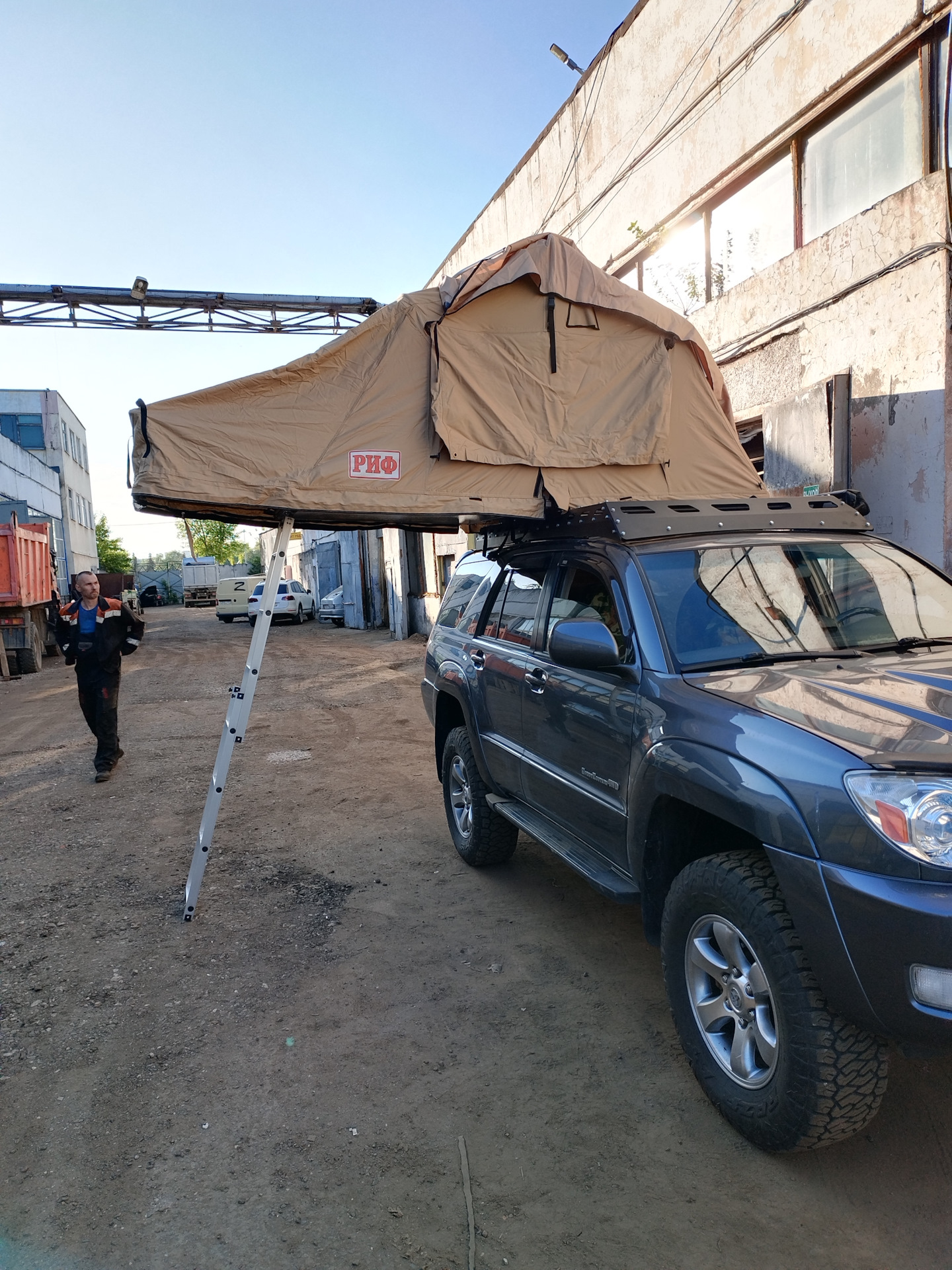 Палатка на крышу автомобиля РИФ Soft RT02-140, тент песочный ...