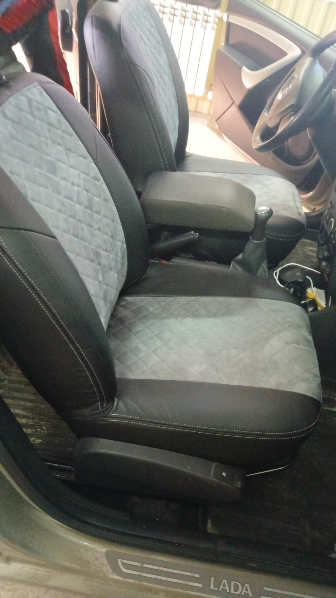Взял чехлы — Lada Ларгус, 1,6 л, 2014 года | аксессуары | DRIVE2