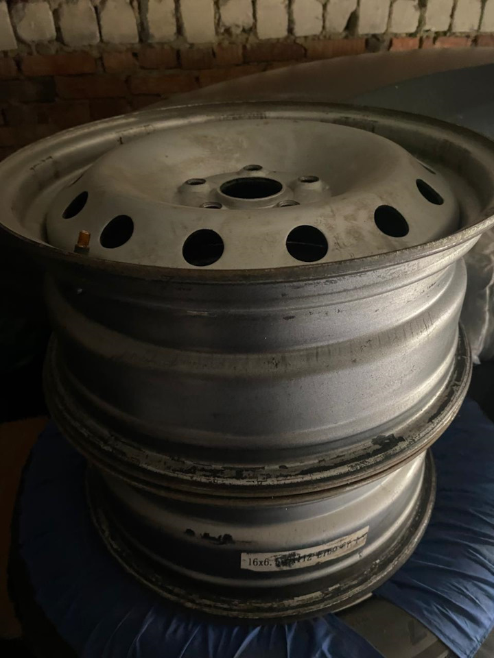 Штампованные диски 6Jx16 ET50 5x112 на Skoda Yeti, Volkswagen Golf Mk6 ...