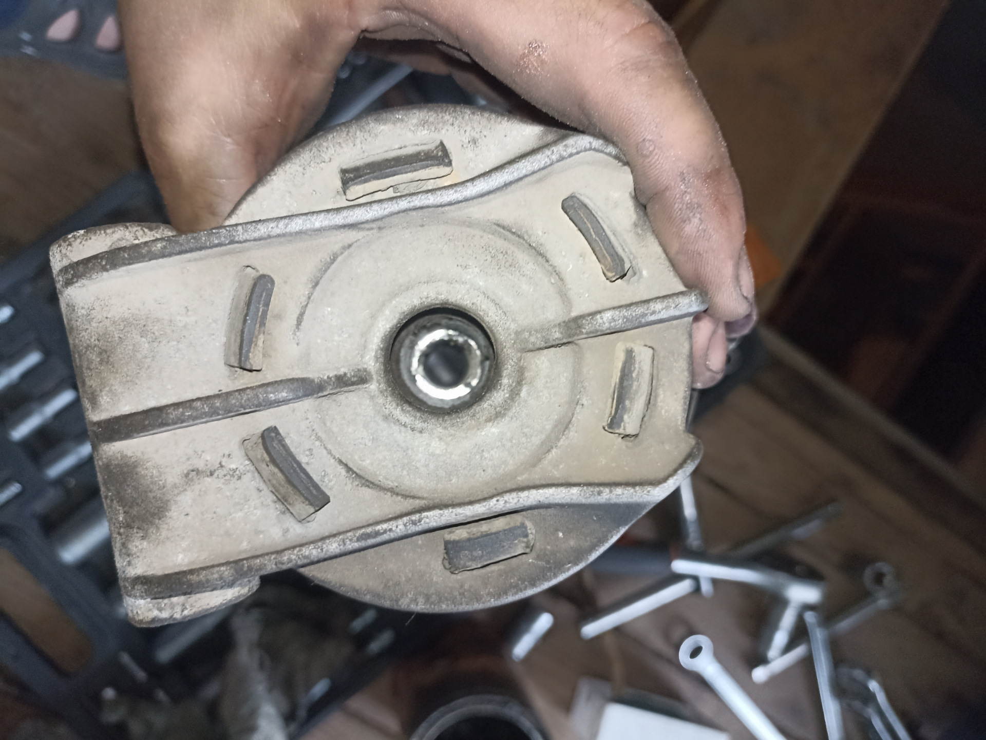 Заменил заднюю подушку двигателя — Opel Astra G, 2 л, 1998 года ...