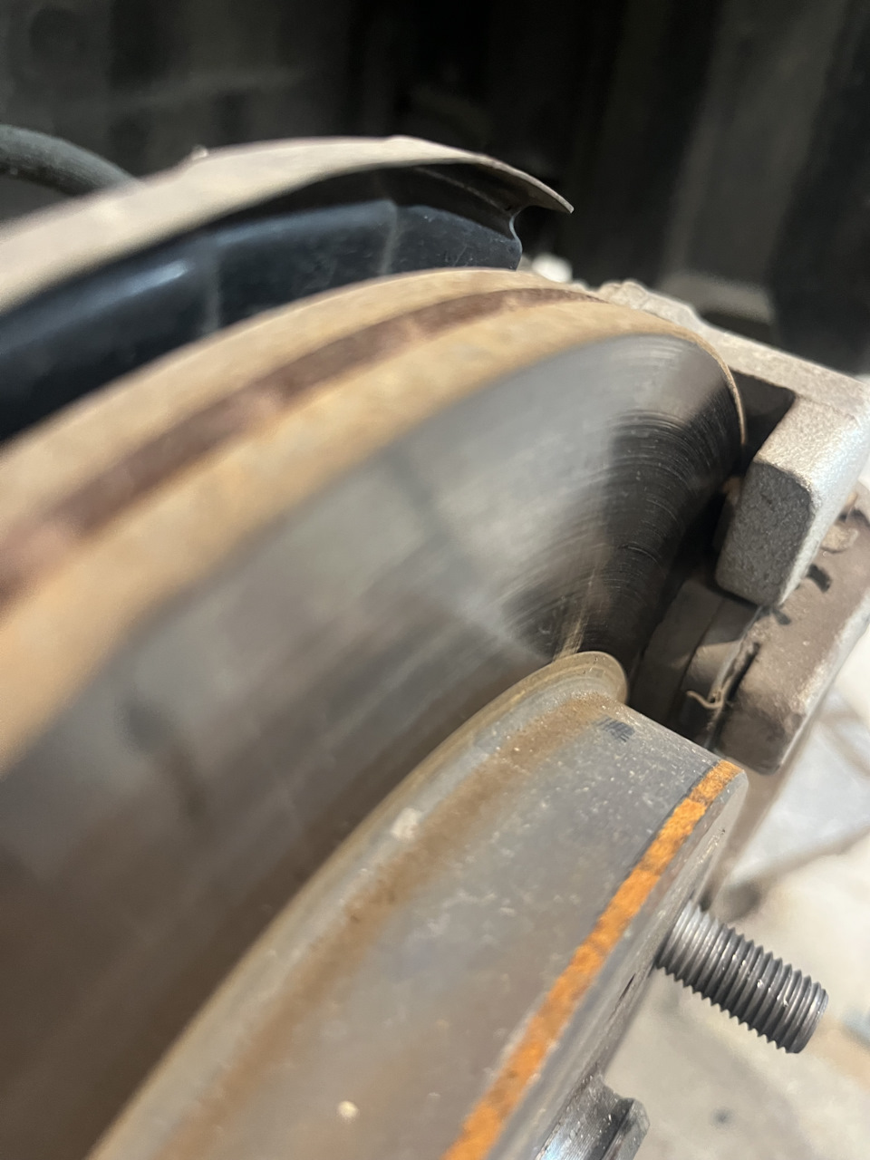 Колодки и диски почти без износа. — Toyota Passo (3G)